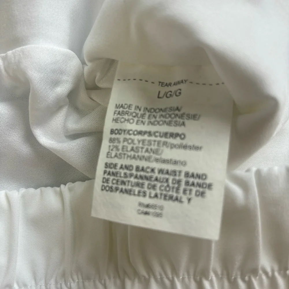 Under Armour NWT Run Anywhere White Shorts Size Large - Picture 9 of 10